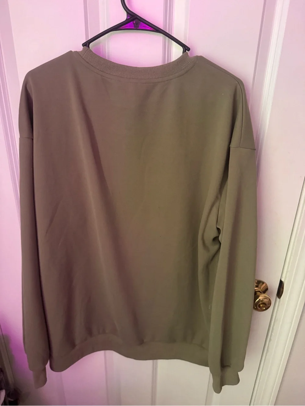 NWOT Men's Olive Green Crewneck Sweatshirt with Contrast Chest Pocket